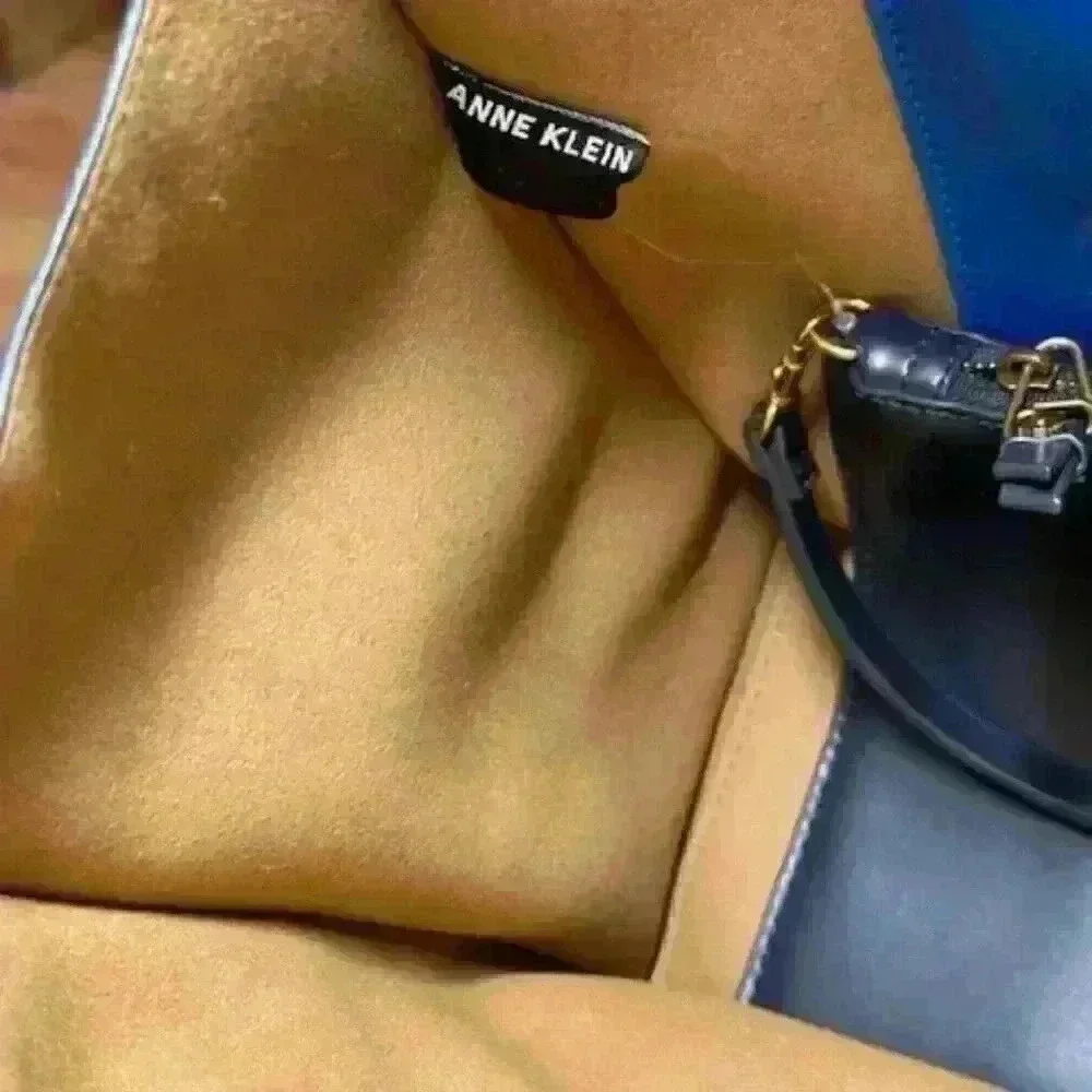 NWT Anne Klein Ameila Tote in Royal Blue and Black with matching black wristlet